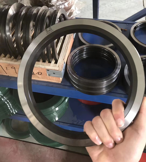 najnowsza sprawa firmy na temat Obrotowe nożyce do cięcia wzdłużnego D700x360x50mm do cięcia stali nierdzewnej o grubości 3-16mm